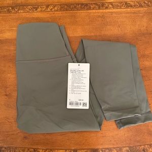Lululemon Wunder Under 25” size 4 green